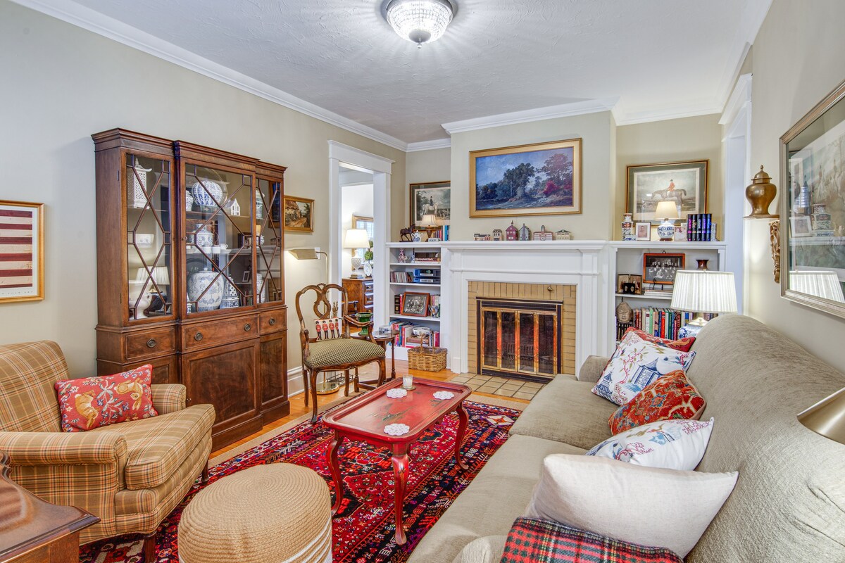 Charming & Spacious Olean Home w/ 2 Fireplaces