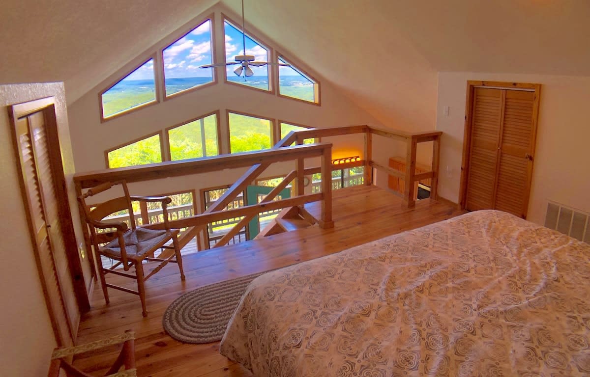 Summit Chalet, Spectacular View of the Ozarks