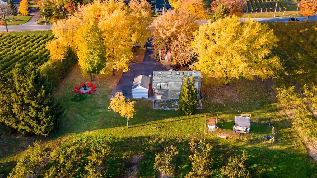 Scenic NOTL Farmhouse-Orchard Views-Hot Tub-Sauna