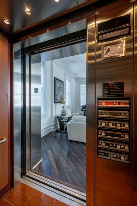 Luxury Penthouse with Steam Room, Elevator