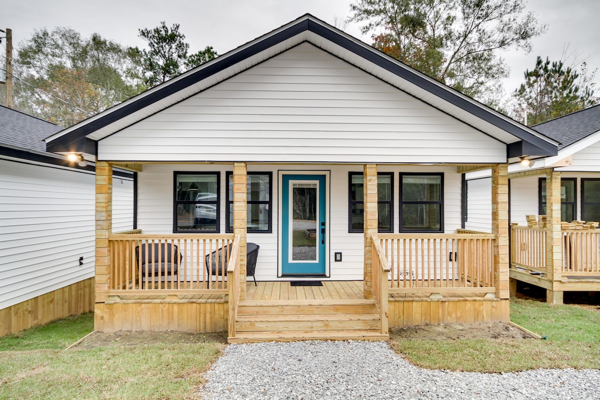 Picayune Home w/ Porch - Near Bogue Chitto Refuge!