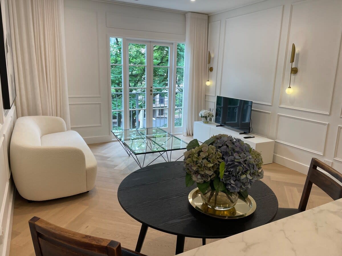 Modern Parisian Style Apartment