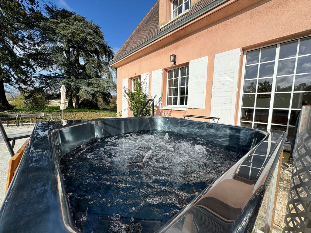 La Meslaysienne - Comfortable house, swimming pool