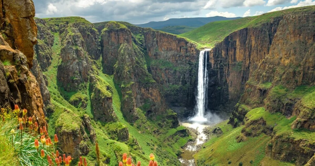 Explore Lesotho! Outdoor Pool, Spa, Free Parking!