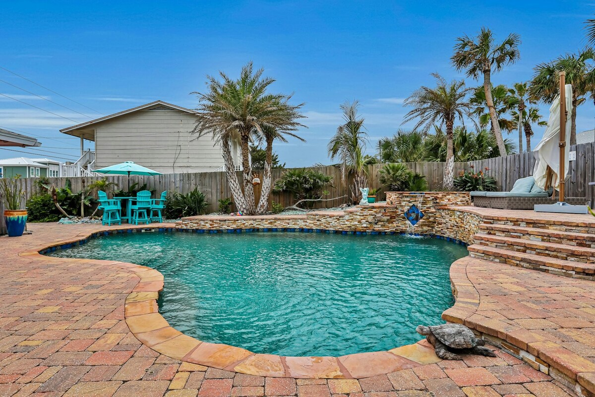 4BR luxe oasis w/ pool, firepit, & guest house