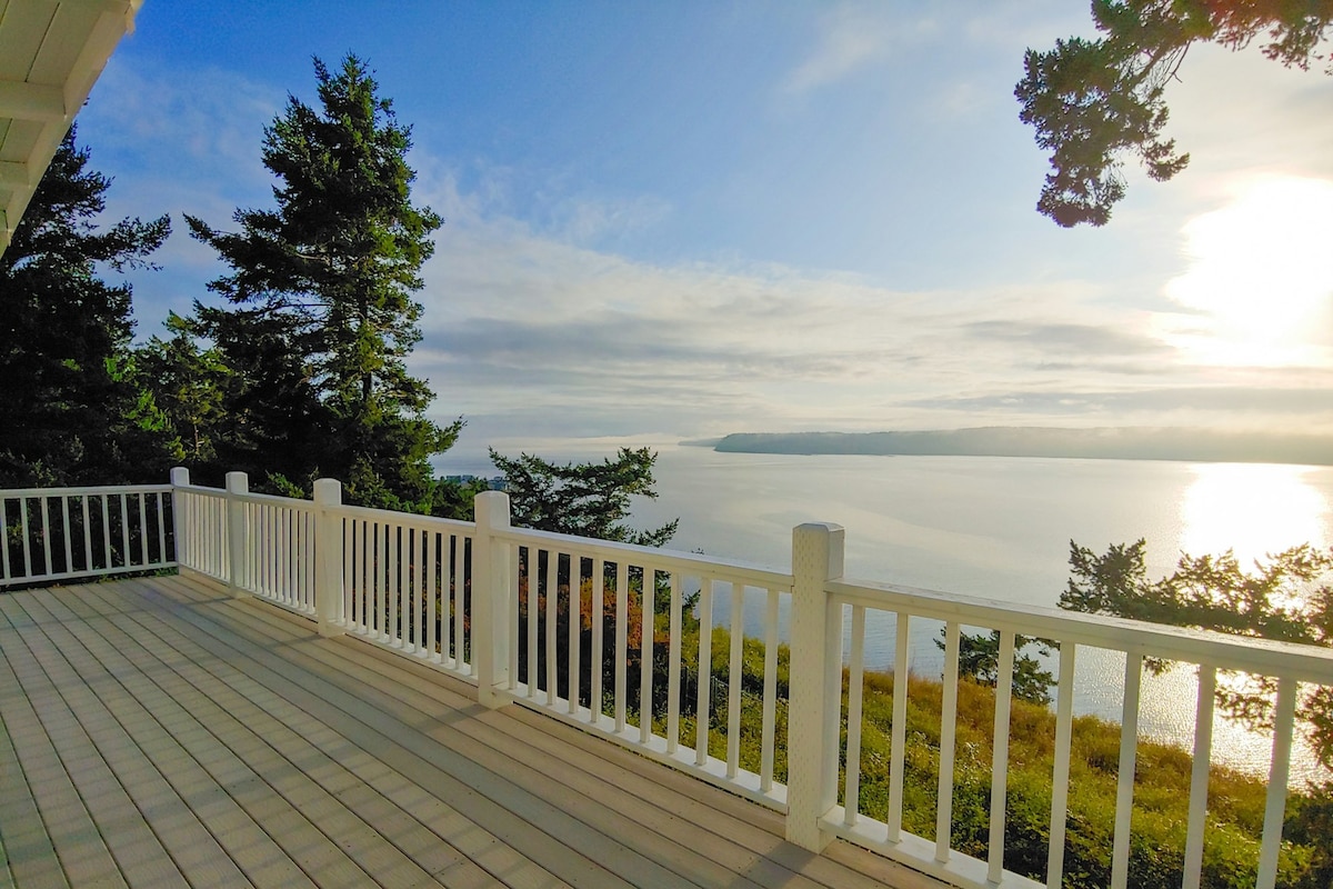 Eagle's Oceanview - 3BR oceanfront home with deck