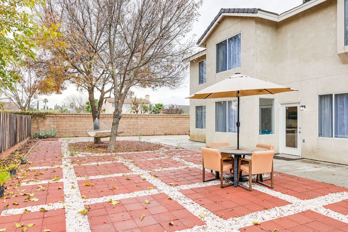 Spacious Los Banos Home w/ Patio - Dogs Welcome!