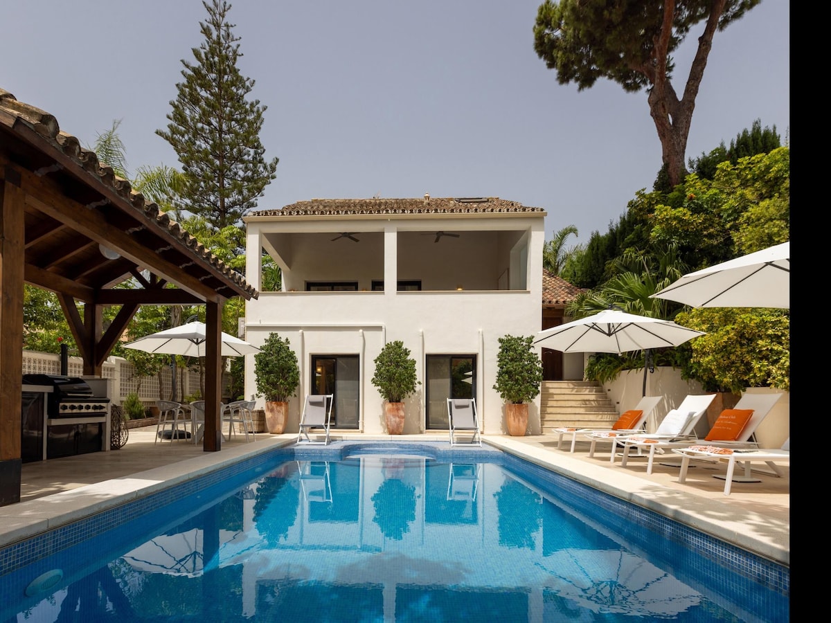 Villa La Cabane 5* by Vacation Marbella