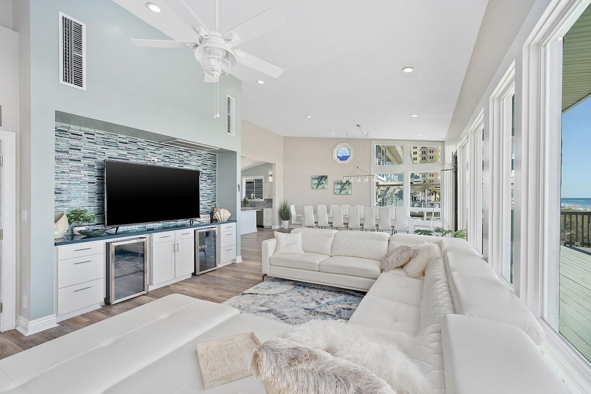 Beachfront Bliss & Unmatched Gulf Views!