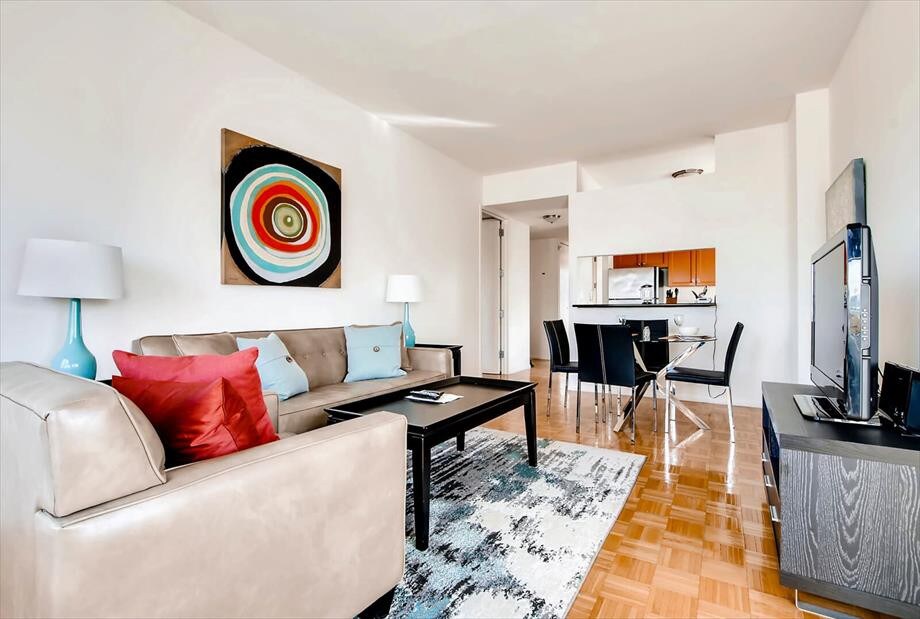 Spacious 2BR | Kitchen | Desk| Upper East Side