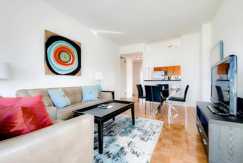 Spacious 2BR | Kitchen | Desk| Upper East Side