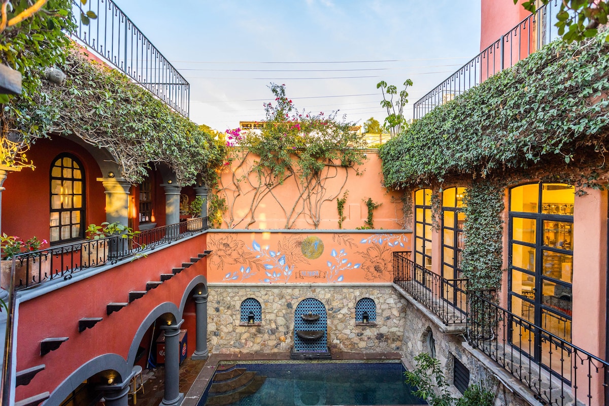 Casa Almira 5BR Luxury Home, Pool & Hot Tub