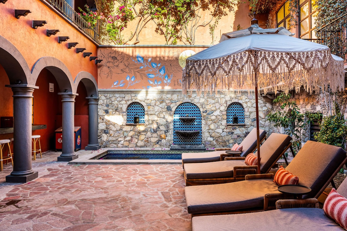 Casa Almira 5BR Luxury Home, Pool & Hot Tub