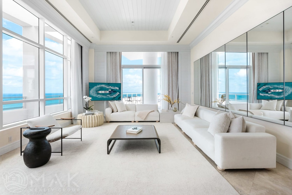 FontaineBleau Penthouse|Breakfast, Cabana, & Valet