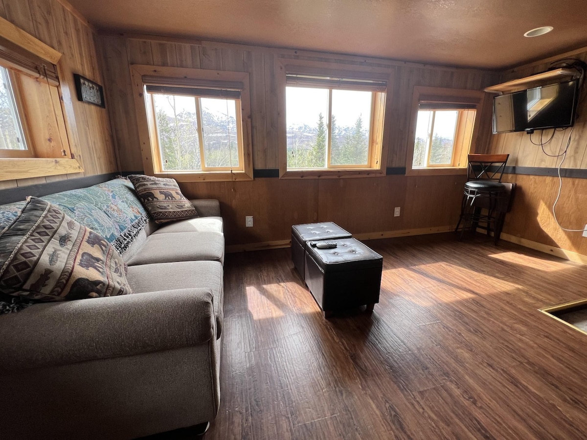 Denali Park View Family Log Cabin