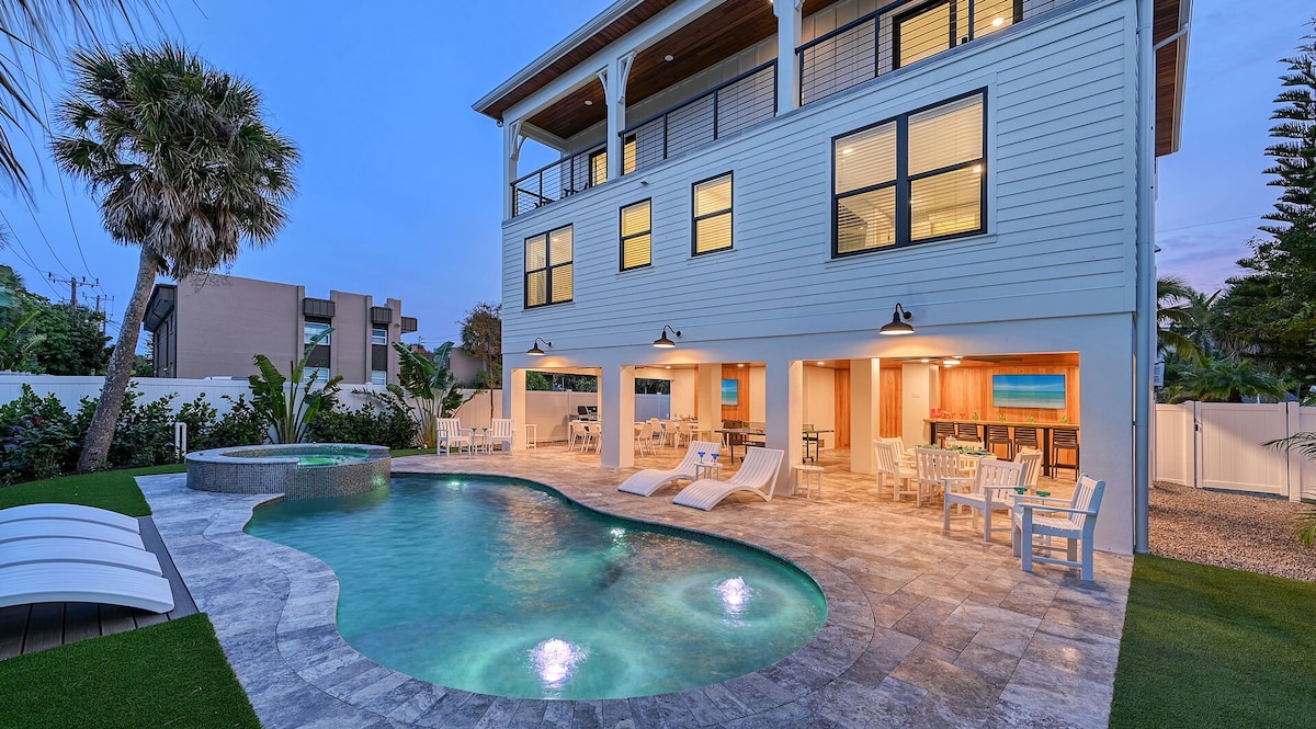 Luxe Lagoon | Modern 7BR, Private Pool/Spa!