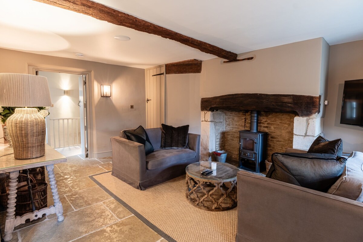 Elegantly presented dog friendly -Dovecote Cottage