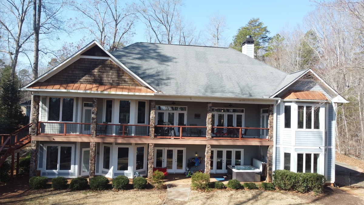 Cardinal Rose Lake House w/ Hot Tub & Dock!