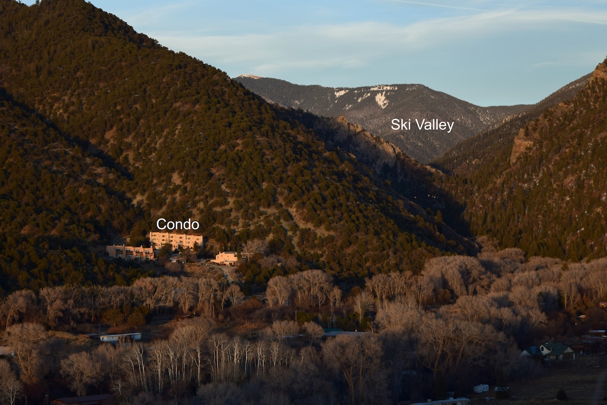 Ristra Studio - balcony, 5min to canyon hiking