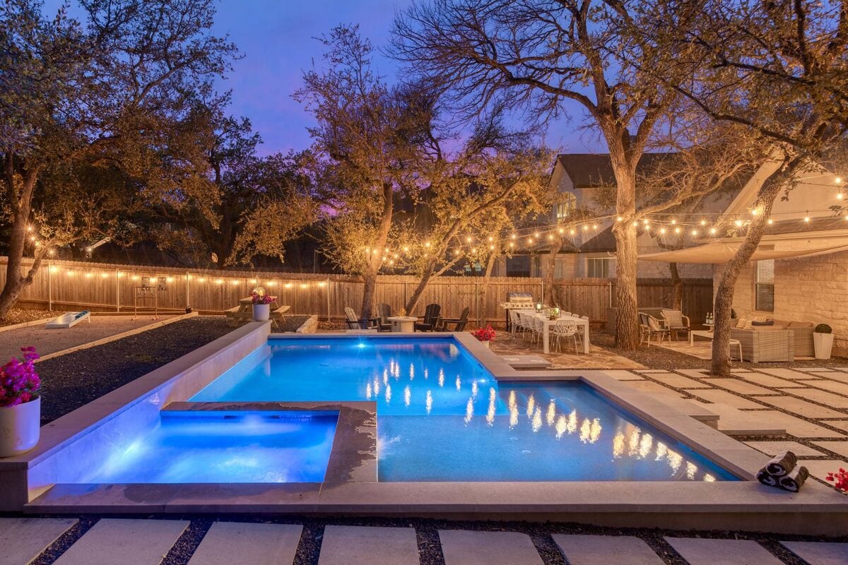 Downtown | Pool | Hot Tub | Fire Pit | Sleeps 16