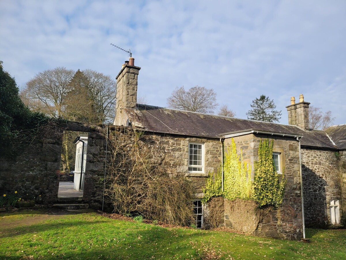 Courtyard Cottage, Hensol Estate