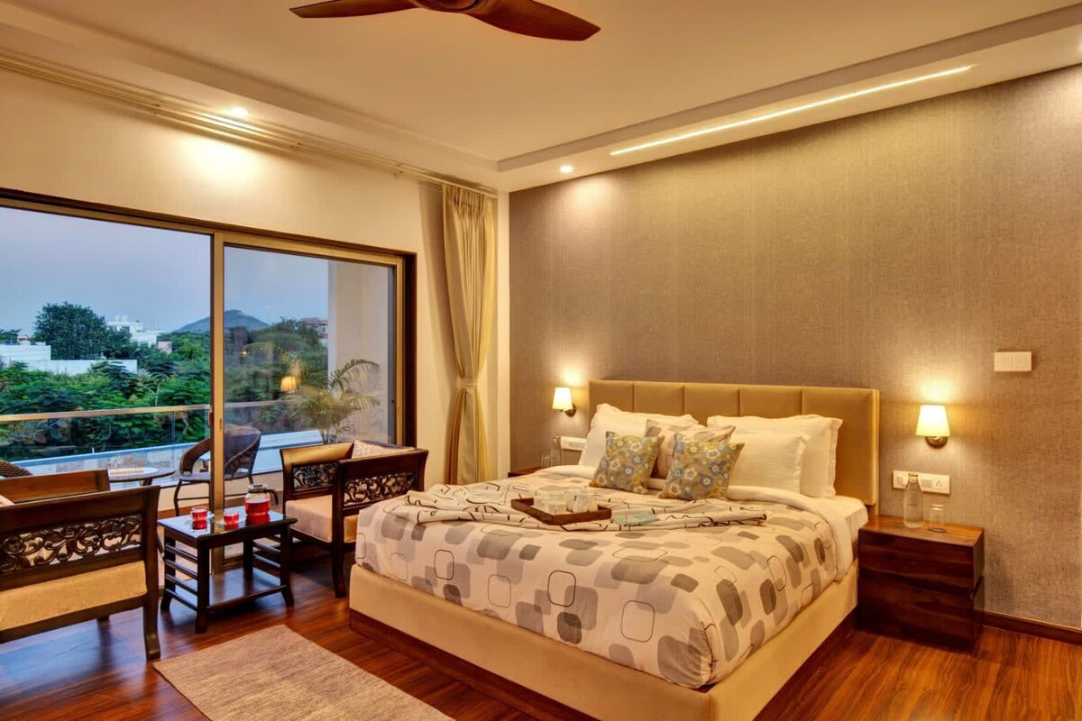 Horizon: Luxurious and regal 5-BR Villa in Udaipur