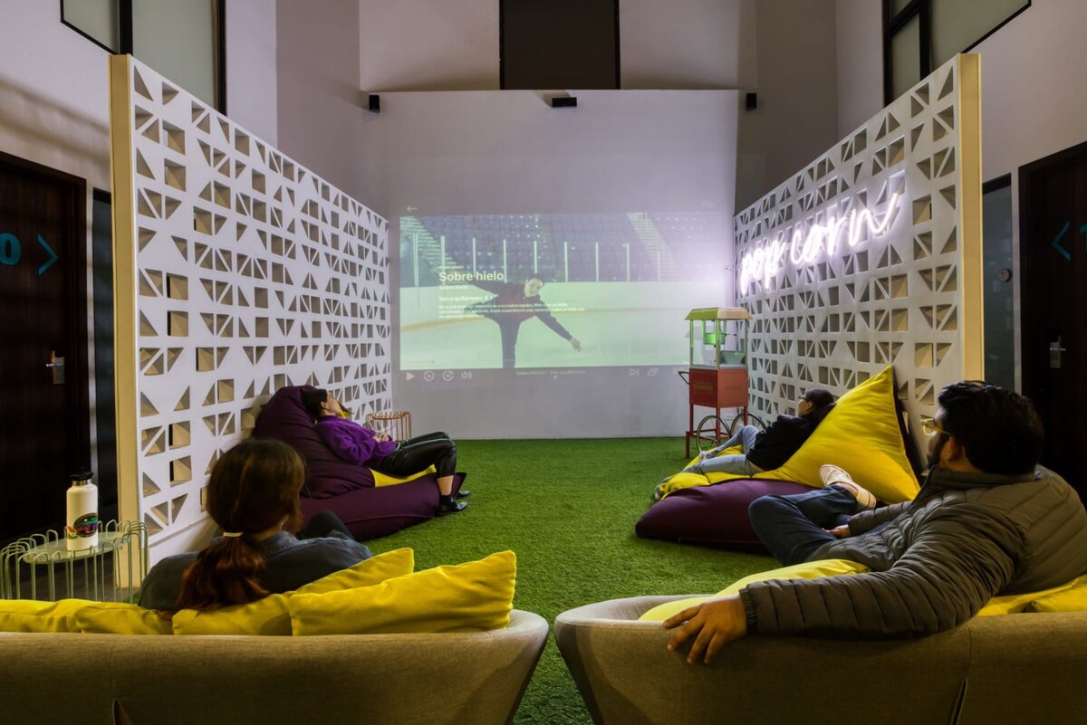 Chic Apt Ideal for Leisure/Work |Gym+Cinema+Lounge