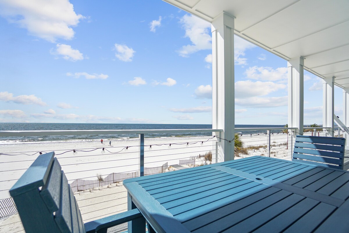 NEW Beach Front! 0 Steps from Water, Sleeps 8
