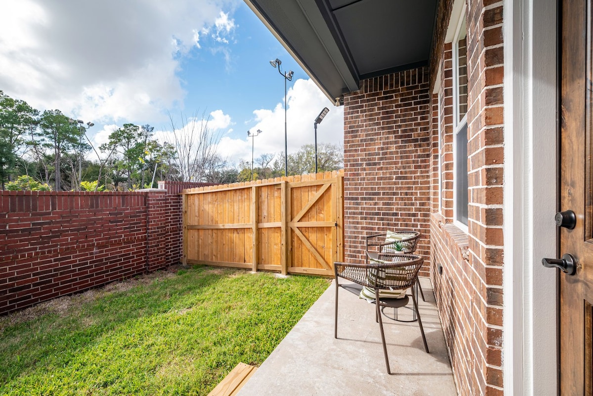 Family Friendly | Private Yard |Gated Community