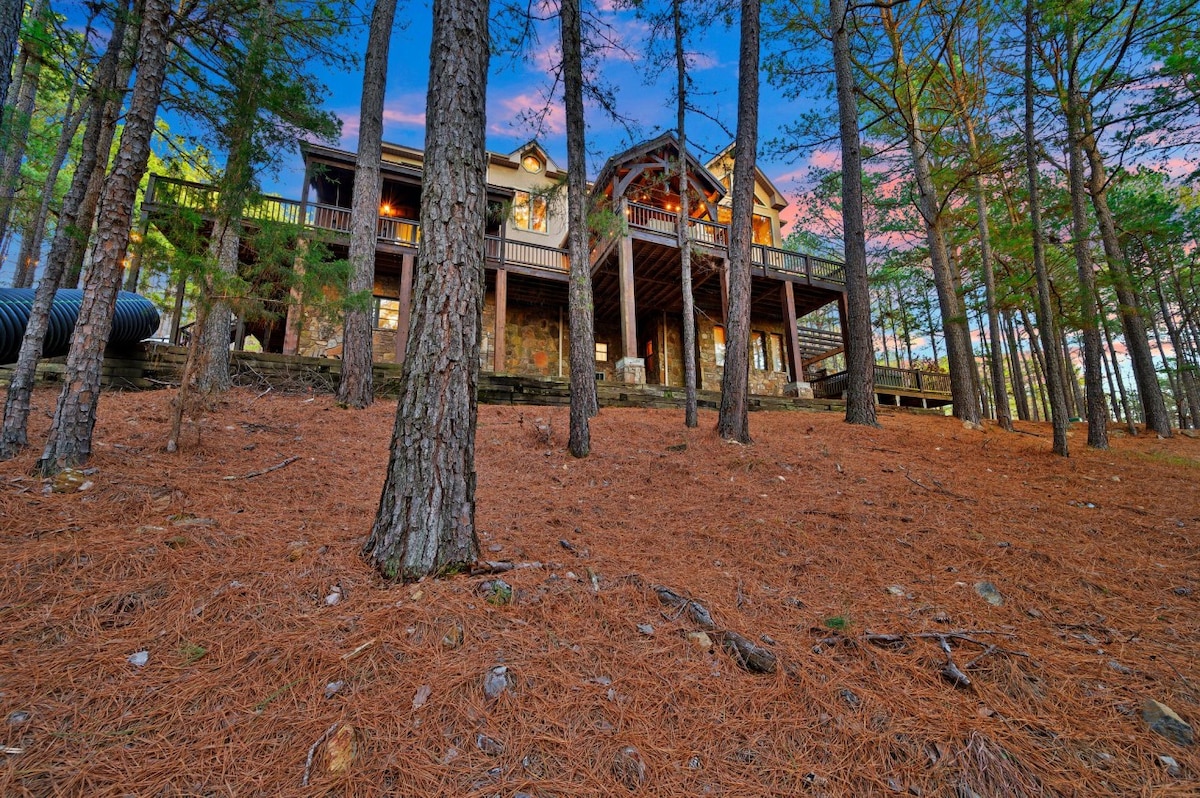 Sleeps 25! Wild Horse Lodge · EV Charger & Theatre