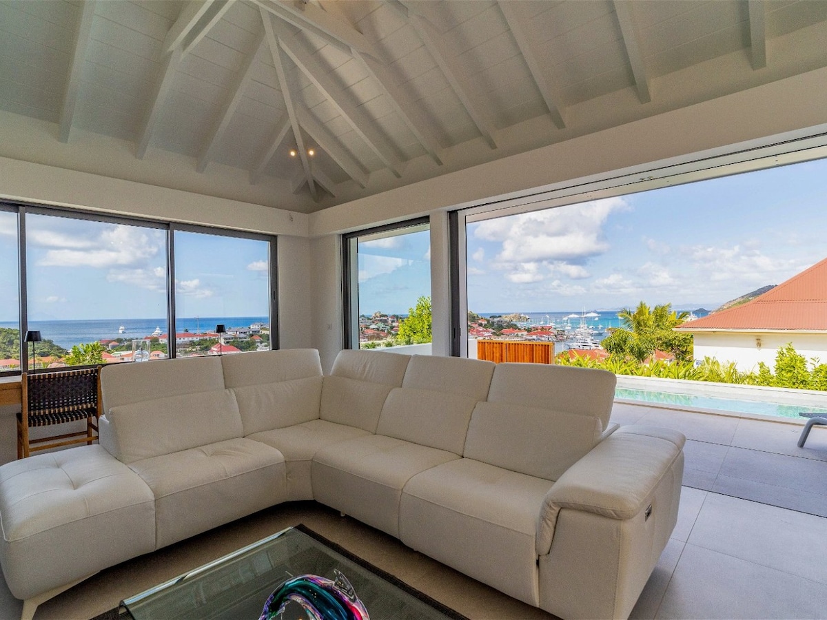 4 BDRM Villa w Sparkling Ocean Views