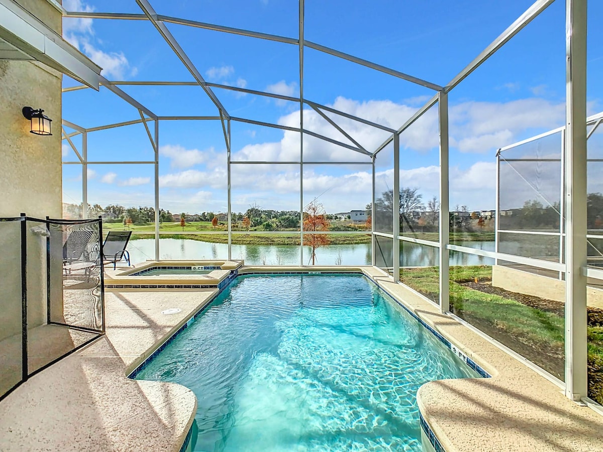 Unique Lakeview Oasis 5BR W/Private Pool