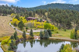 Lone Rock Mountain Retreat w/Views & Private Lake!