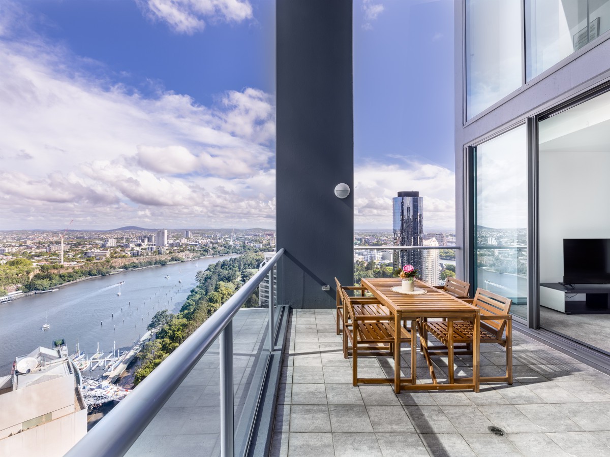 2BR Apt in the Heart of the City w/ Stunning View