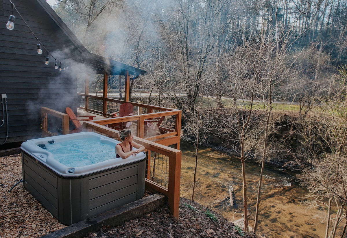 Hygge Hollow Cabin on Fightingtown Creek