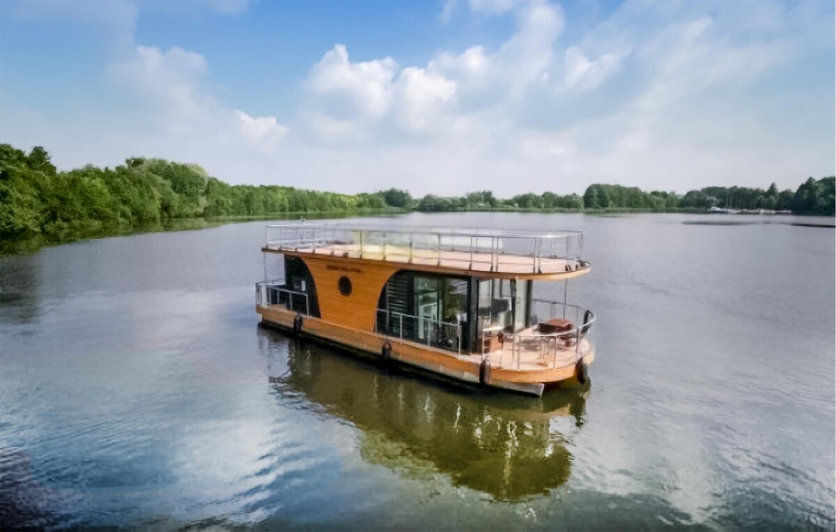 Beautiful ship in Havelsee OT Kützkow with kitchen