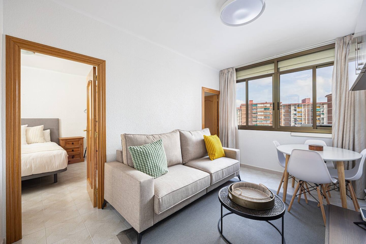 Cozy apt in Cornella 2 mins from the metro