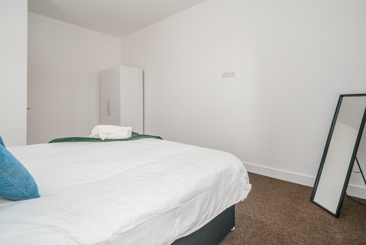 Luxury 2 Bed Apartment - Town Centre - Fast Wifi