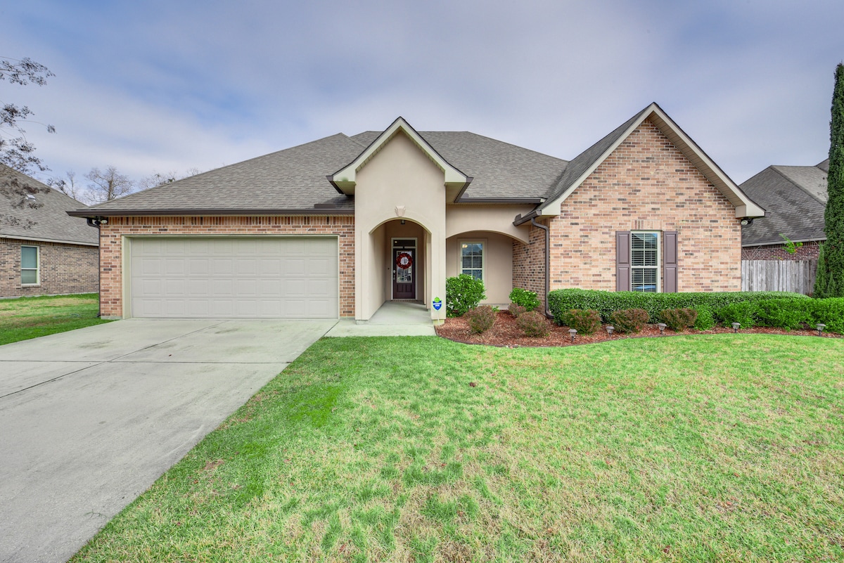 Spacious Zachary Home: 12 Mi to Baton Rouge!