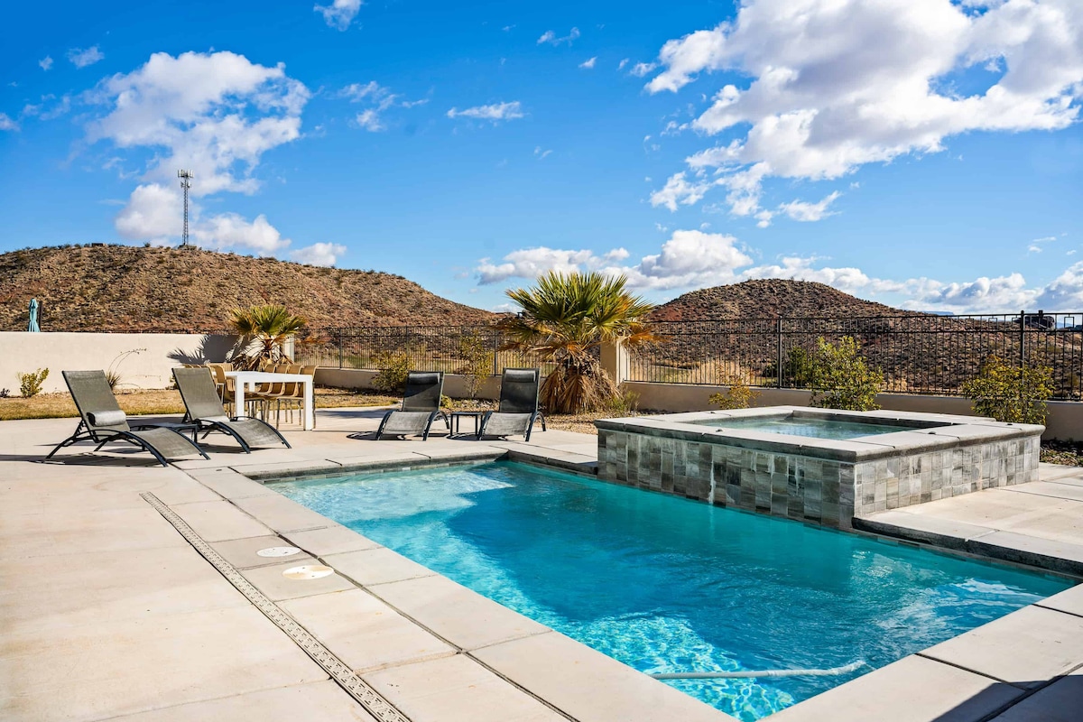 Perfectly on Par: Private Pool, 7 Bdrms, Firepit,