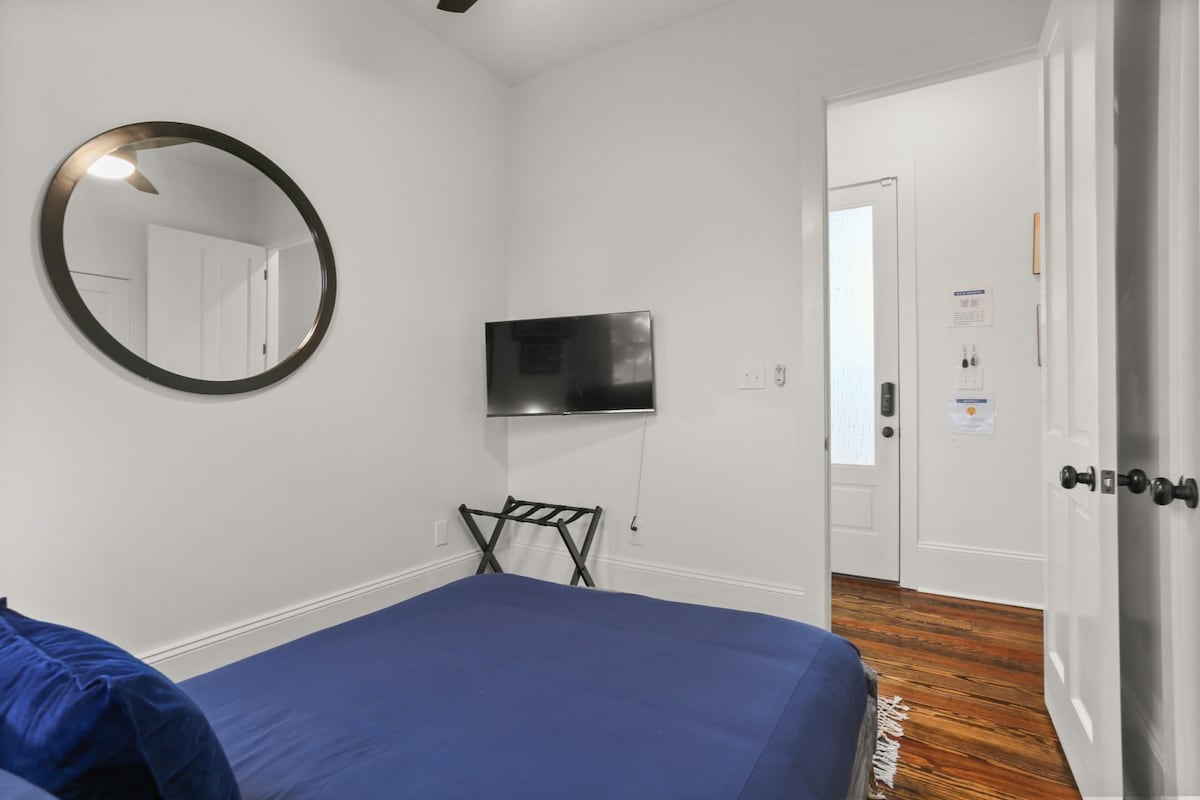 Luxury Retreat in NOLA - Sleeps 16, Pool, Parking