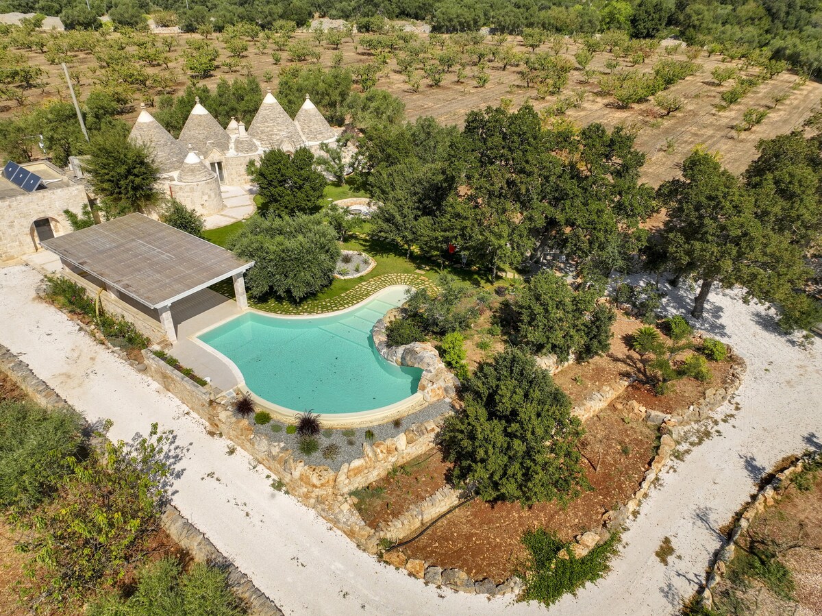 Trulli Petrantiqua con piscina