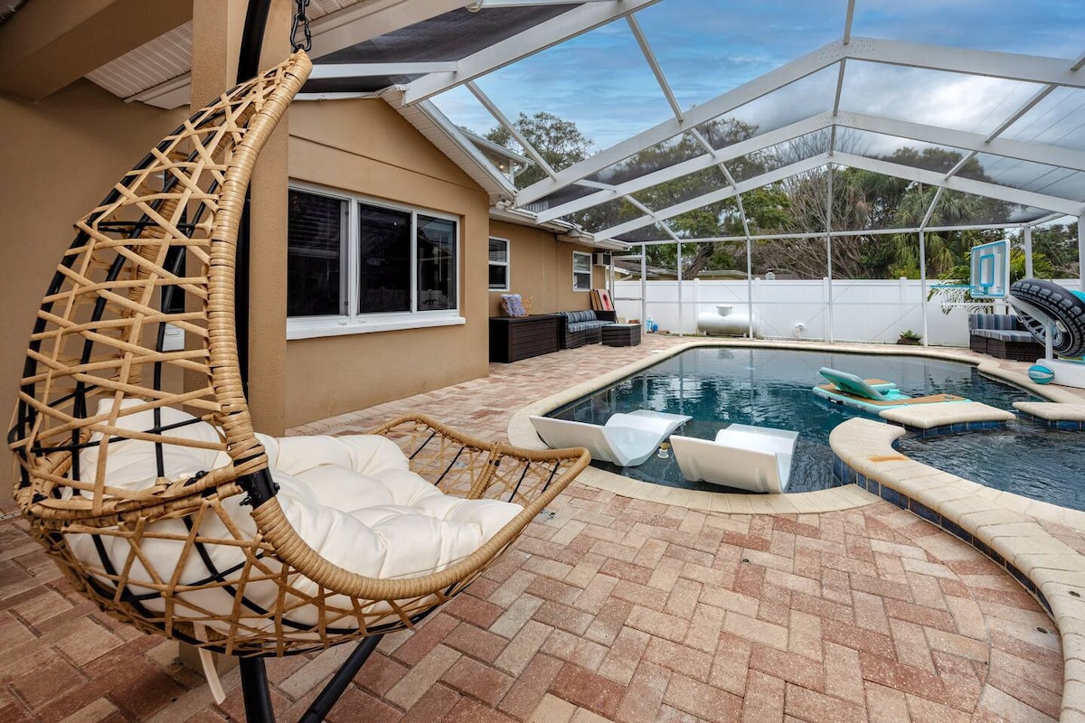 Clearwater Poolside Paradise 5br 2 bath sleeps 12