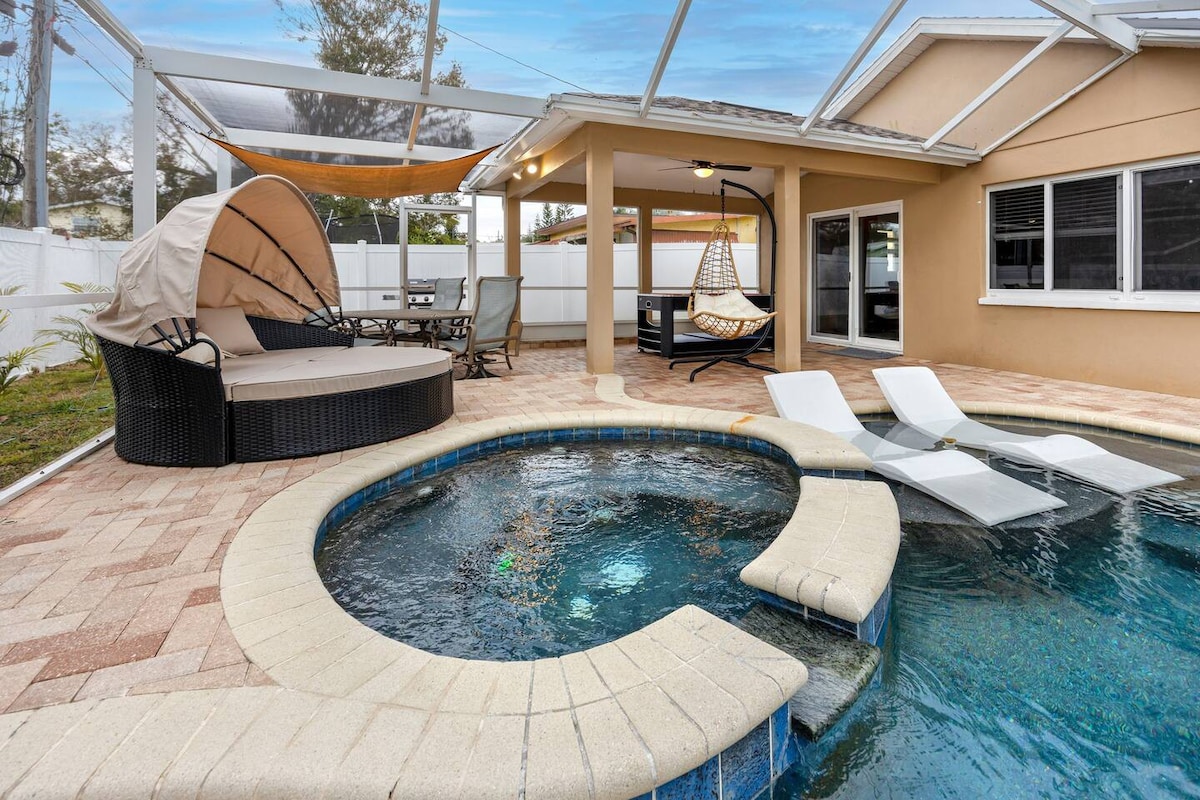 Clearwater Poolside Paradise 5br 2 bath sleeps 12