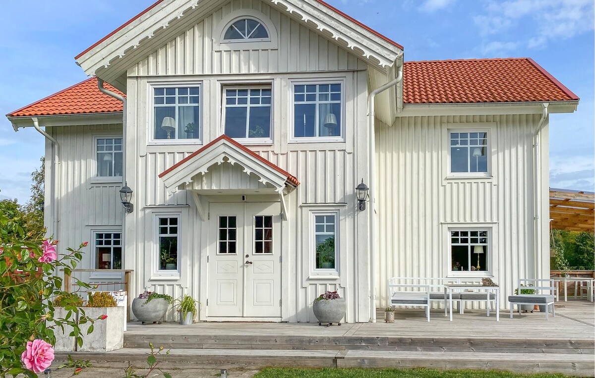 4 bedroom gorgeous home in Svängsta