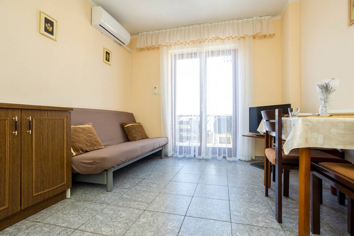 A-21861-b One bedroom apartment with balcony and