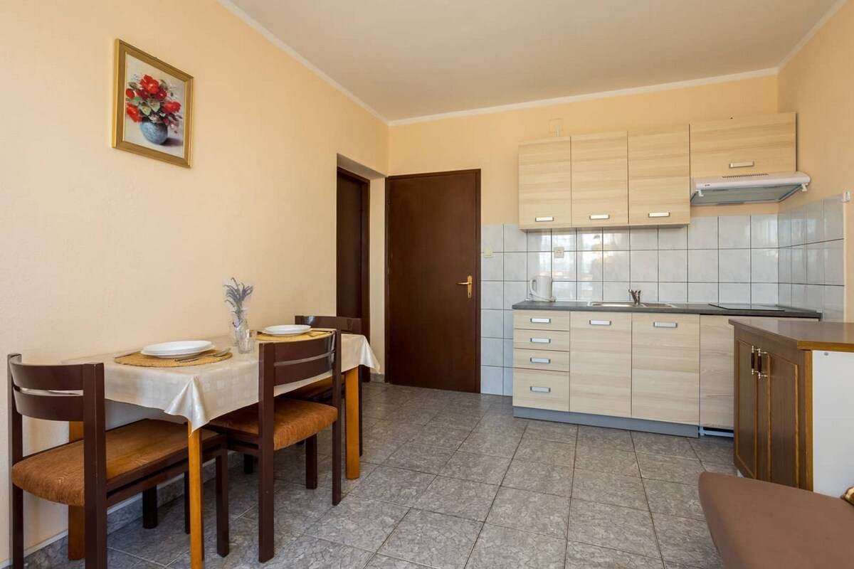 A-21861-b One bedroom apartment with balcony and