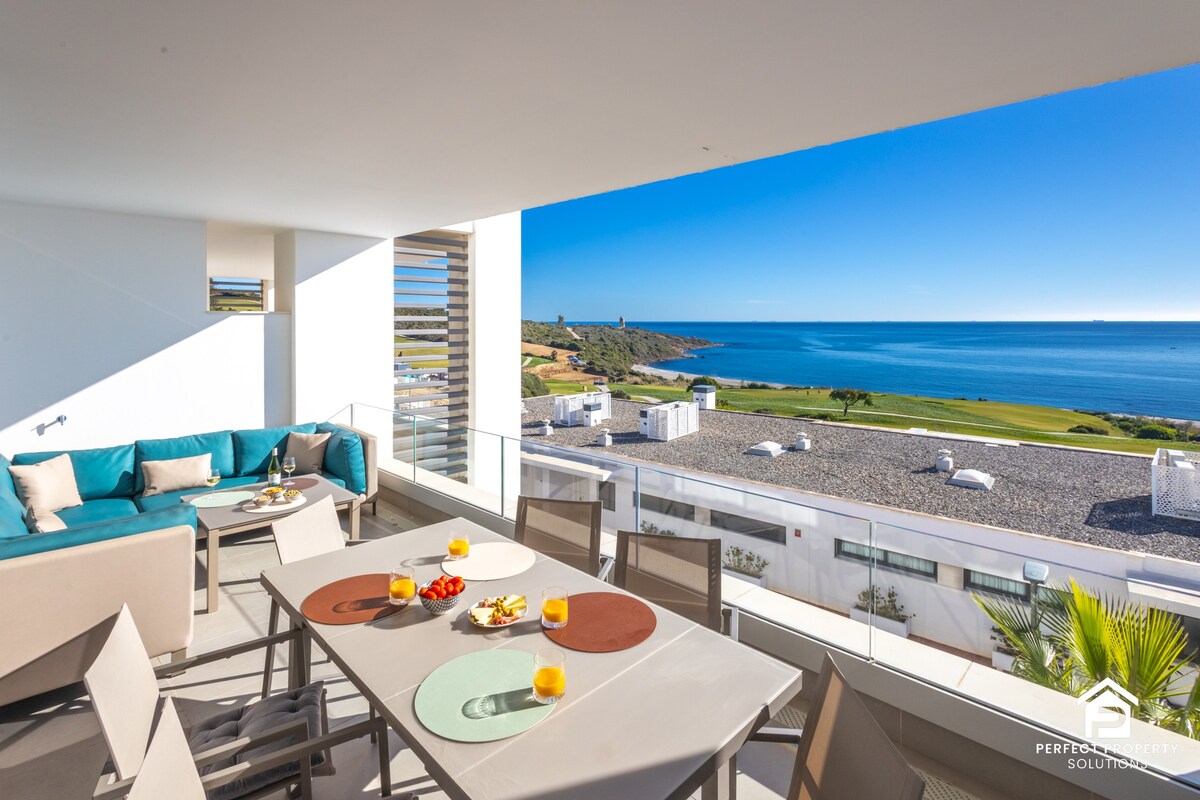 Luxury apartment with sea and golf view