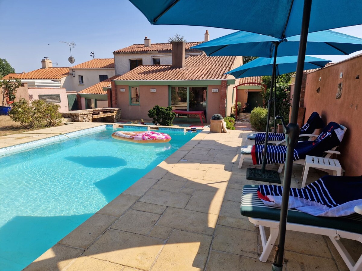 Villa Des Plages -私人泳池和热水浴缸-14人