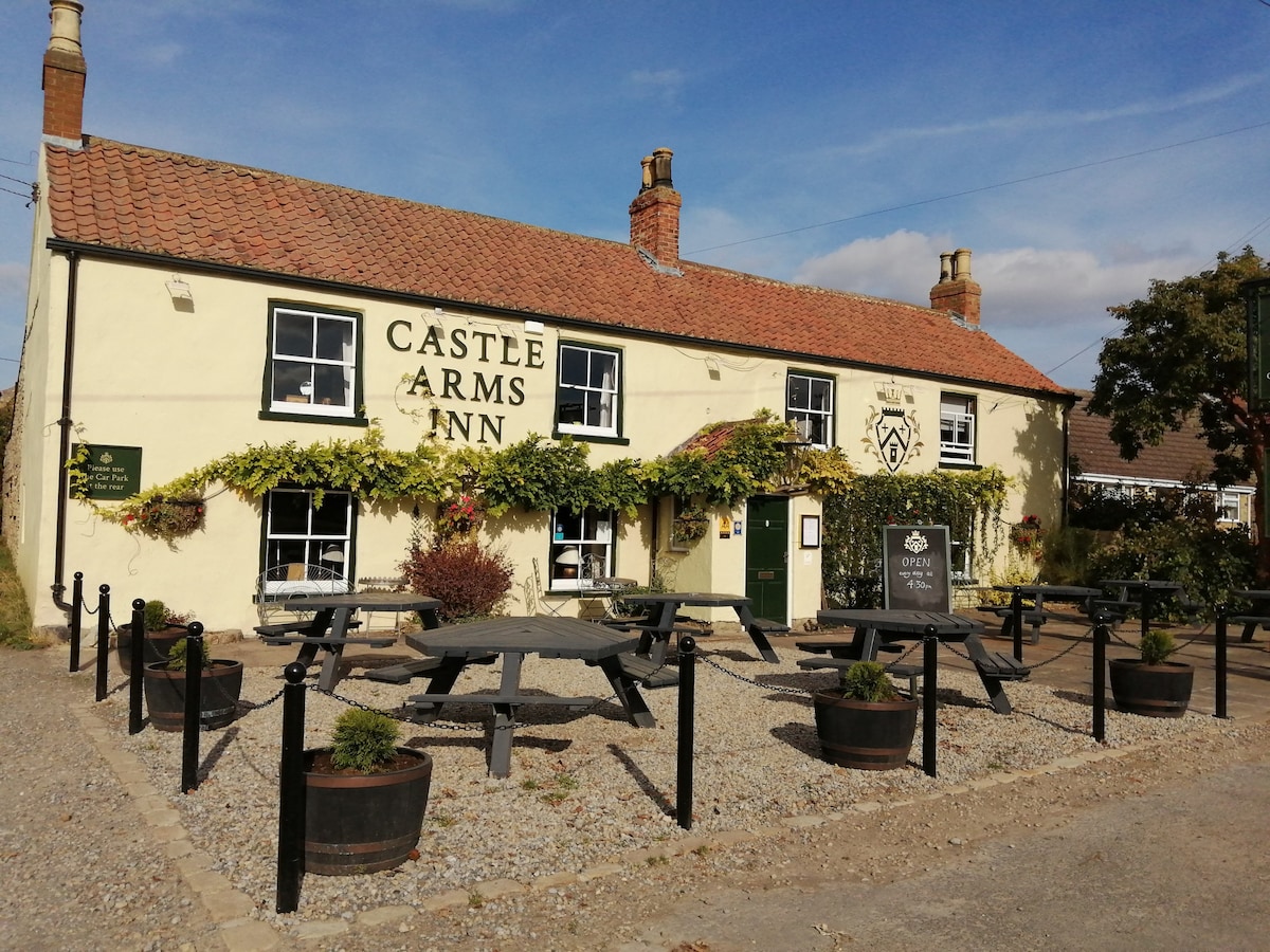 Standard Double Ensuite at The Castle Arms Inn